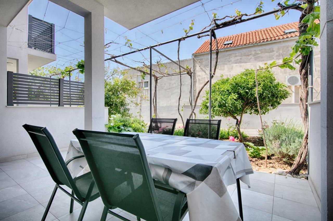 Apartmani Dule Komiza Luaran gambar