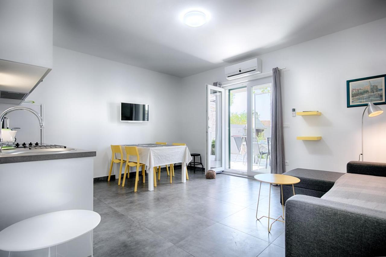 Apartmani Dule Komiza Luaran gambar