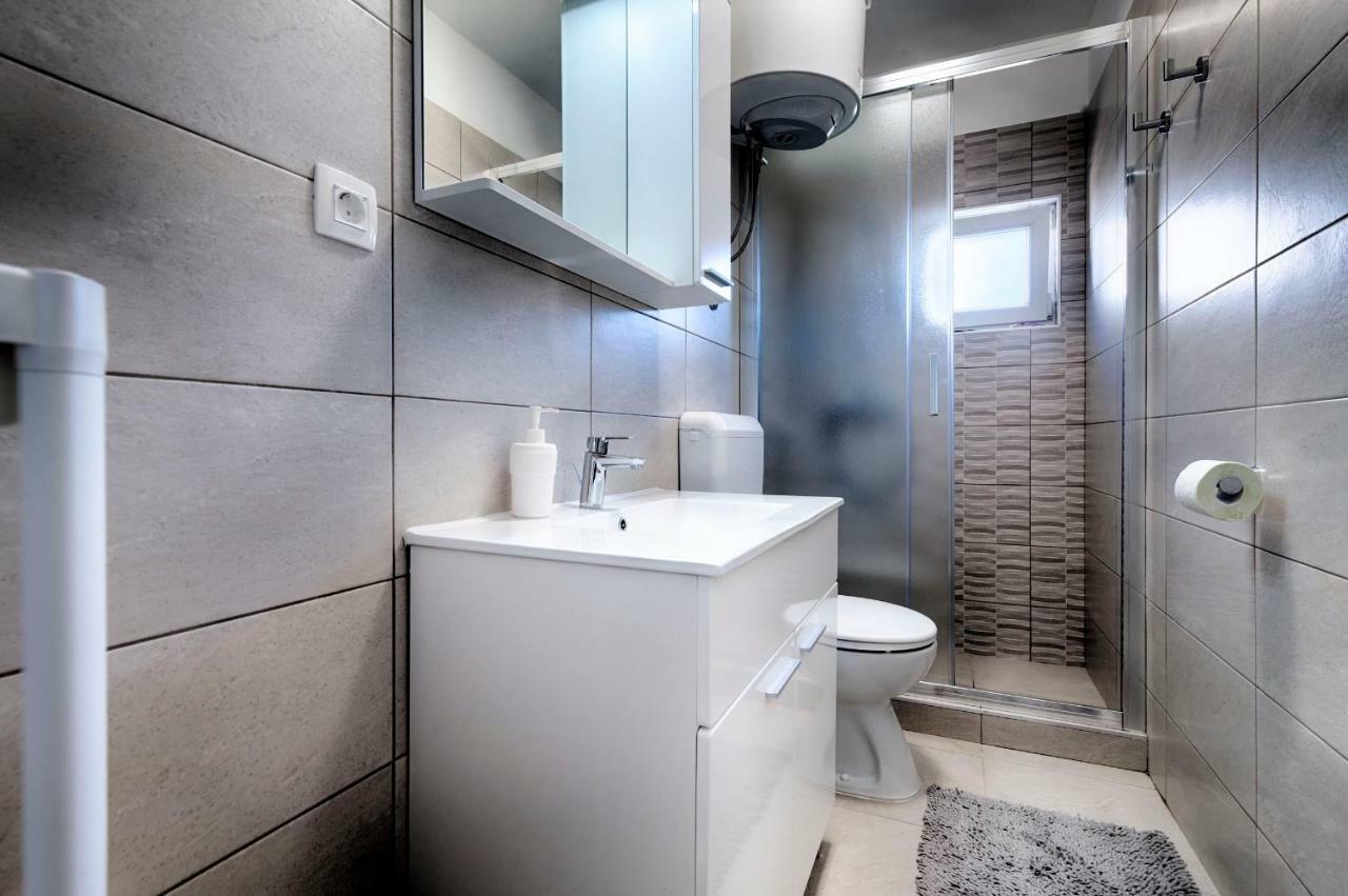Apartmani Dule Komiza Luaran gambar