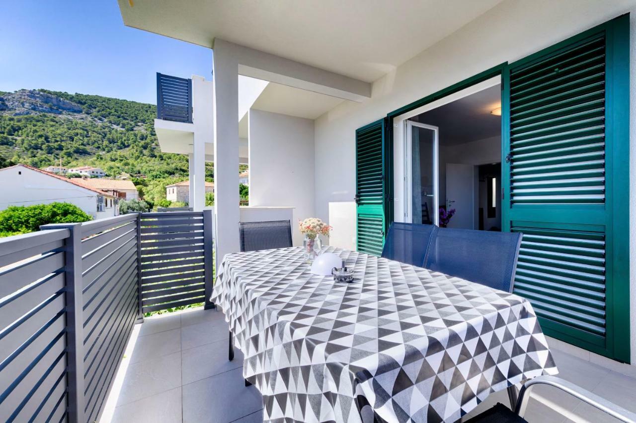 Apartmani Dule Komiza Luaran gambar