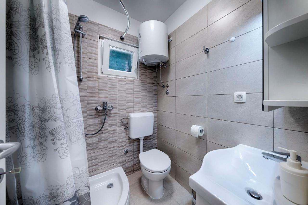 Apartmani Dule Komiza Luaran gambar